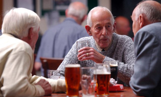 Алкоголизм у пожилых: особенности и опасность болезни