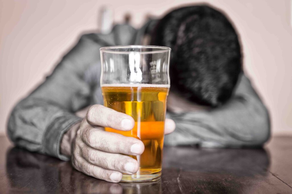 Пивной алкоголизм лечение в Москве